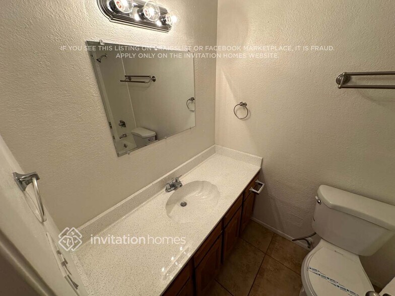 Building Photo - 5620 S La Rosa Dr