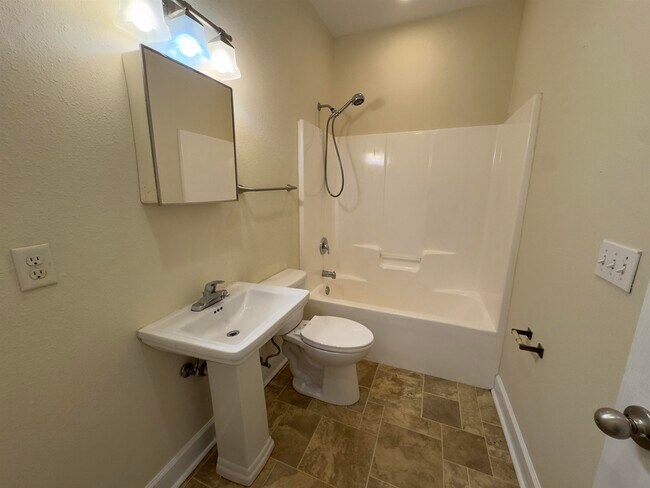 Building Photo - 1846-2 Belle Vue Way