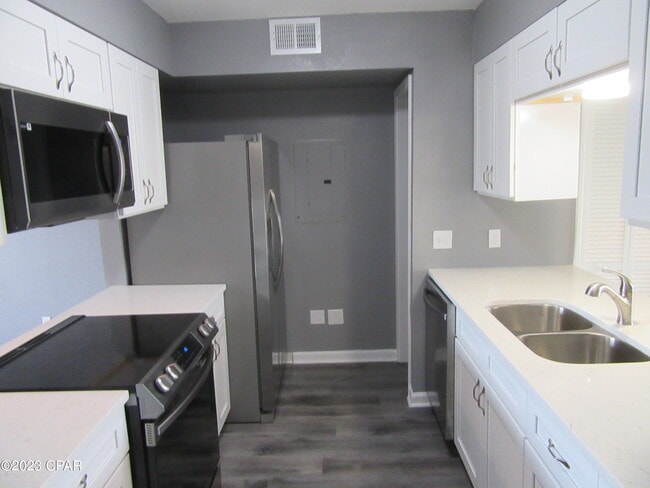 Building Photo - 134 Parker Village Cir