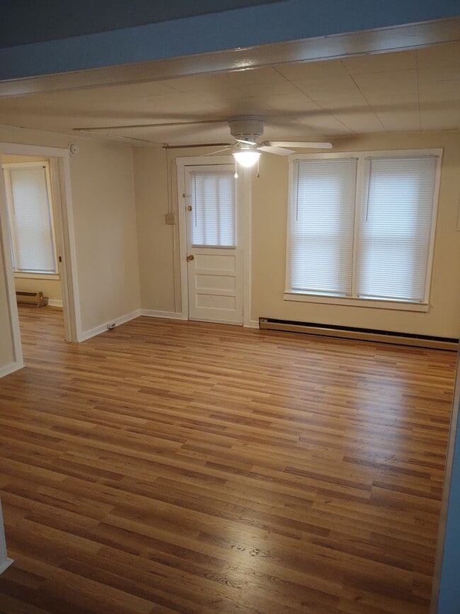 Building Photo - 2 Bedroom 1 Bath Basement Apartment in Historic Downtown Sylva $1300 a month with year-long lease.