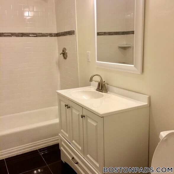 Building Photo - 98 Montebello Rd