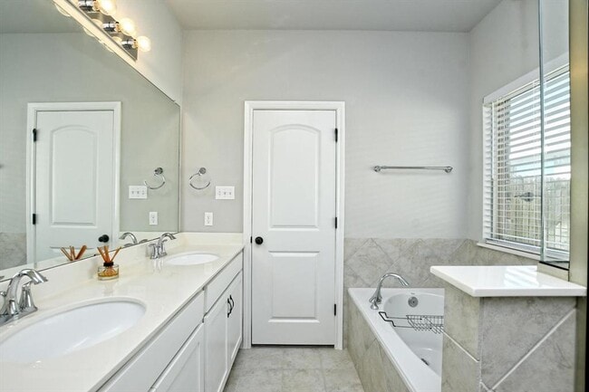 Building Photo - 11817 Comedero Wy