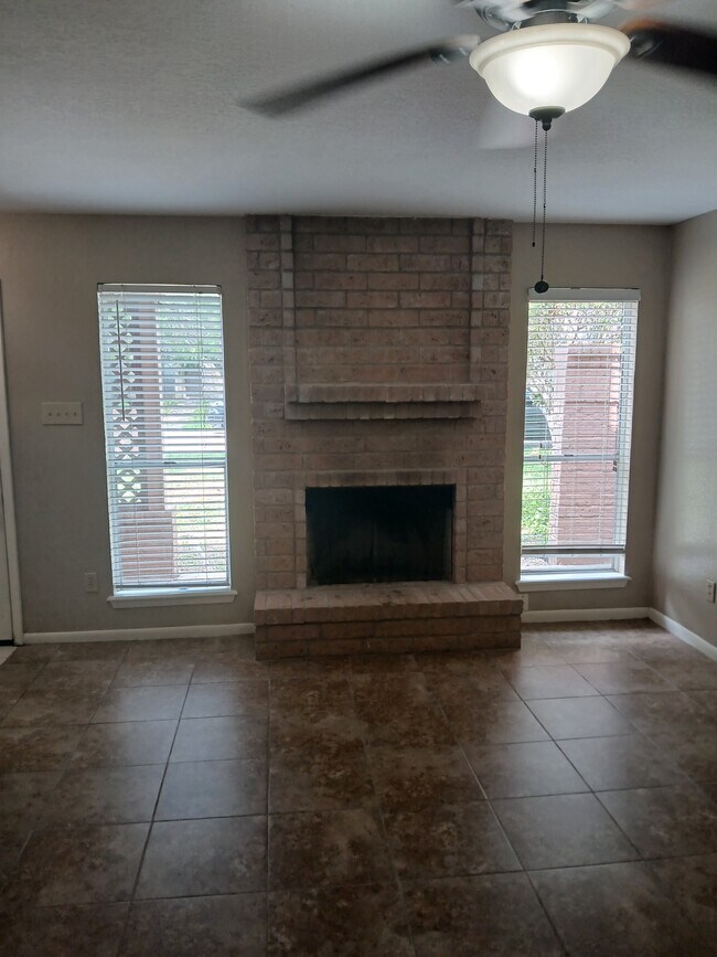 Building Photo - 5101 Middlecoff Cir