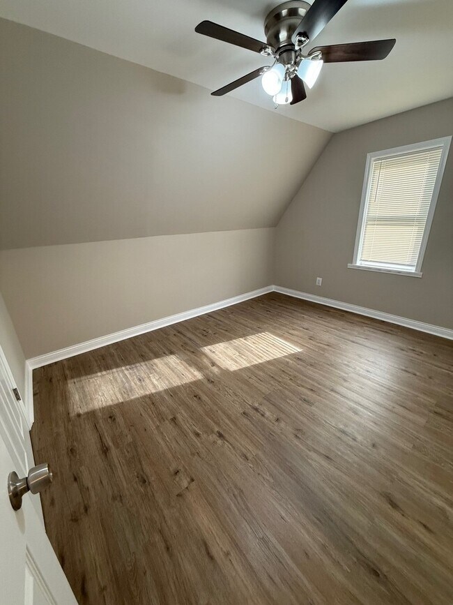 Building Photo - 10154 S Calumet Ave