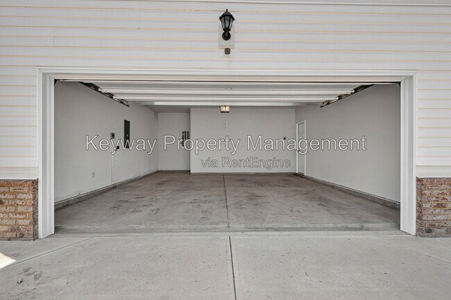 Building Photo - 411 Shipwreck Dr