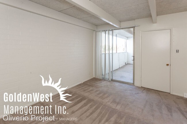Building Photo - 910 E Marlette Ave