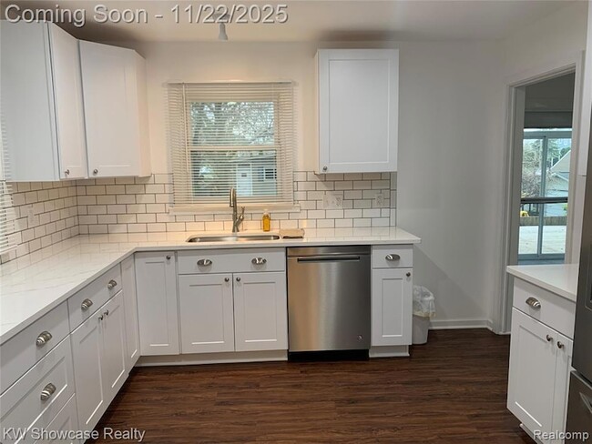 Building Photo - 462 Algene St