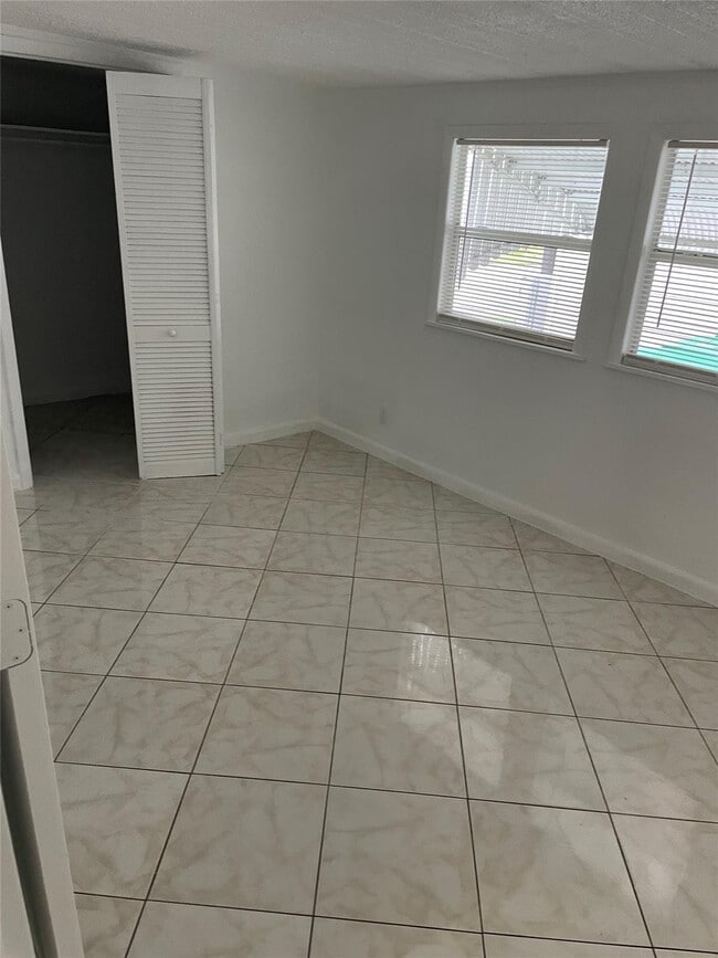 Building Photo - 8580 SW 23rd Pl