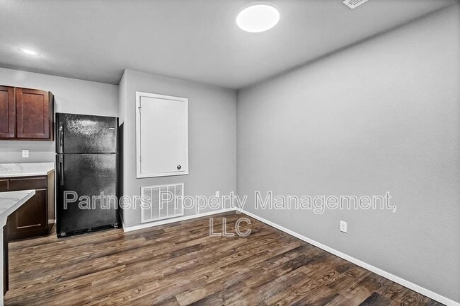 Building Photo - 236 E Anabranch Ct