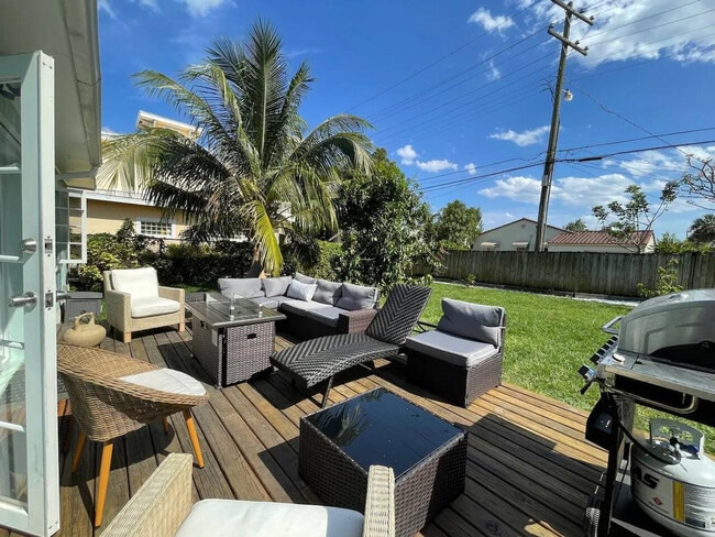 Building Photo - 430 45th St