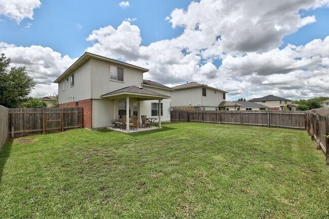Building Photo - 505 Woodsorrel Way