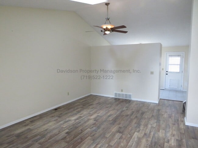 Building Photo - 1469 Canoe Creek Dr N