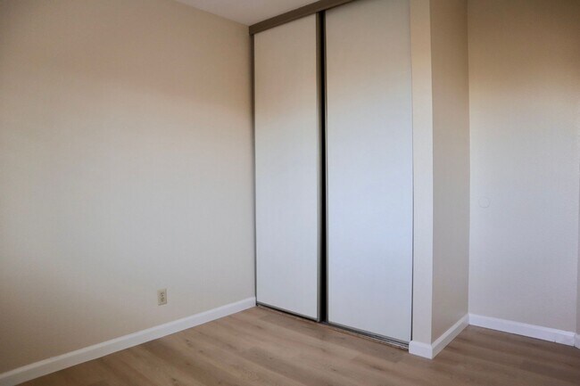 Building Photo - Splendid 3-bedroom home + Bonus Loft located in Fremont! – New flooring!