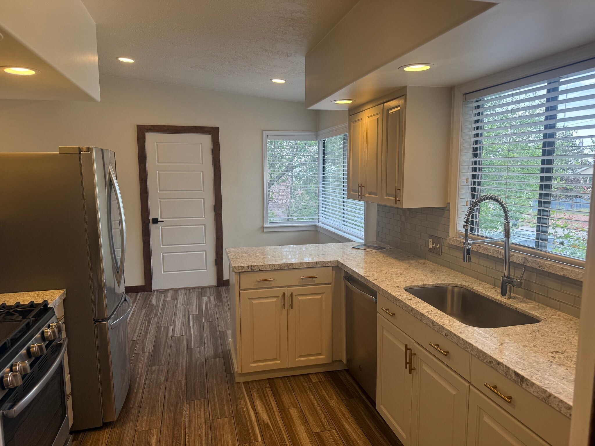 Building Photo - 3040 E 4430 S