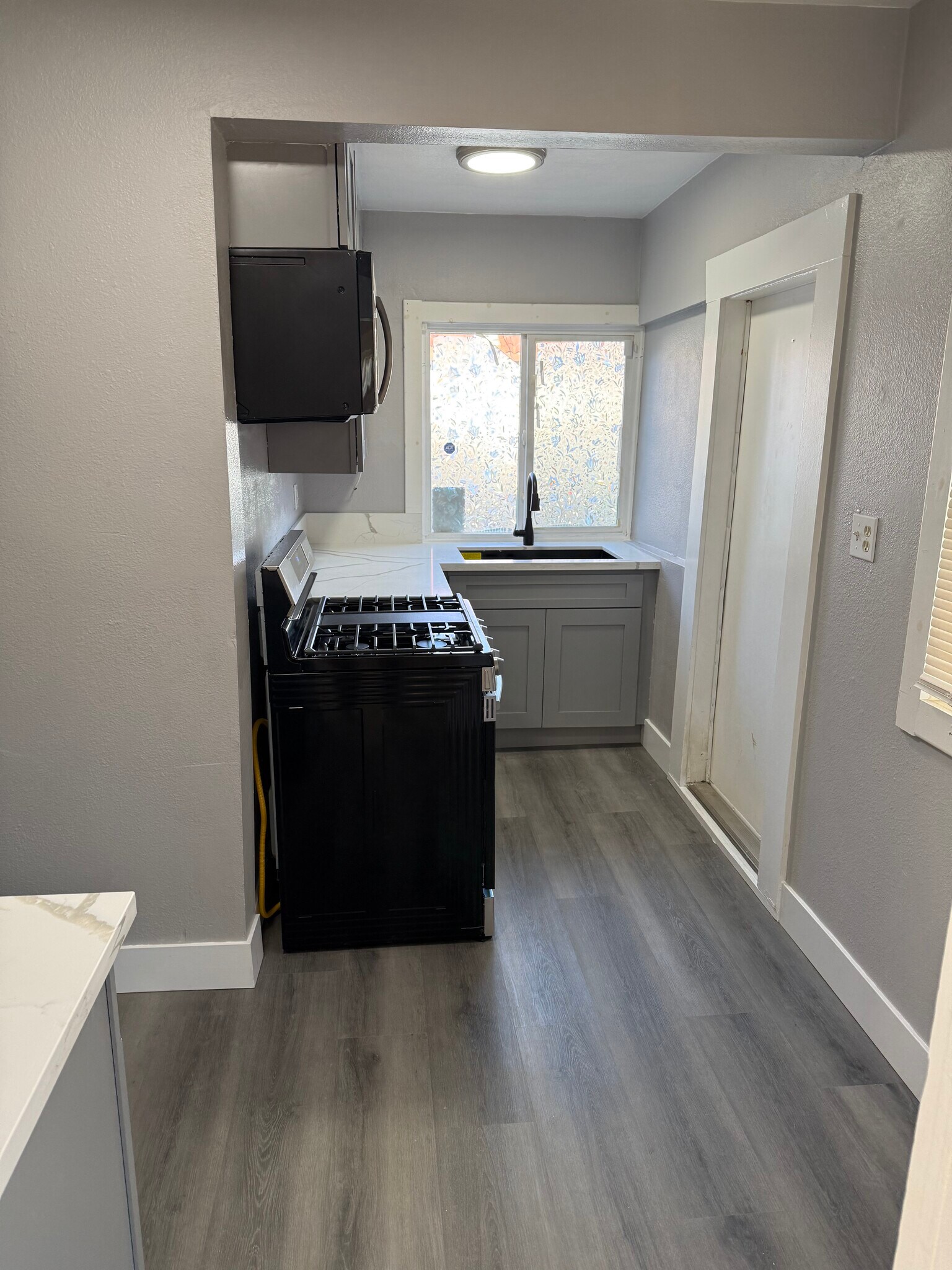 Building Photo - 3867 5th St