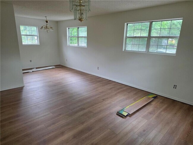 Building Photo - 72475 Jasmine St