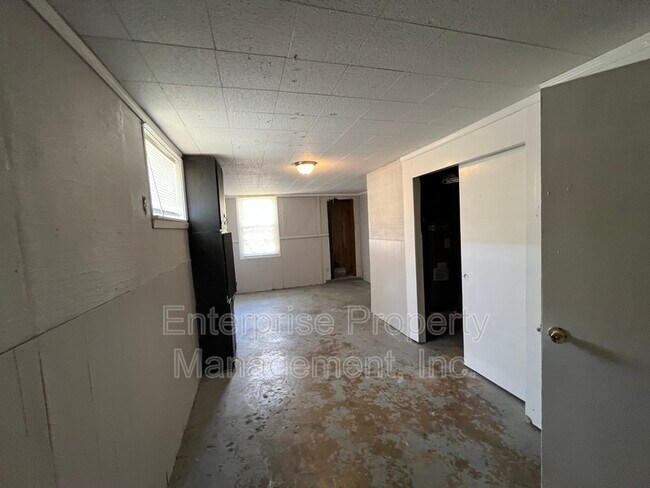 Building Photo - 4149 Yale Rd