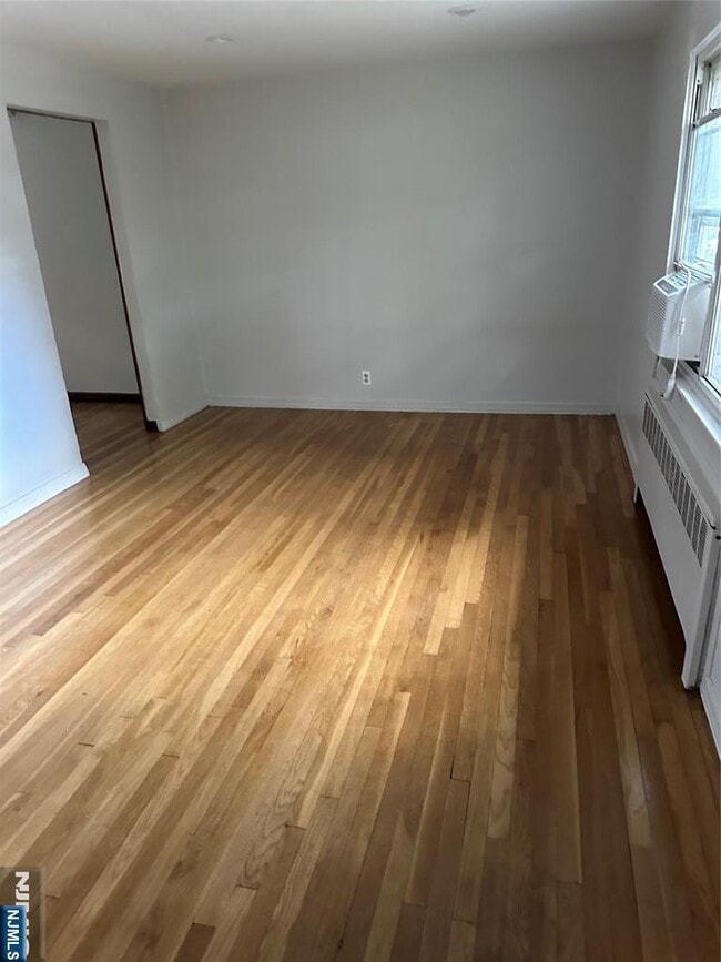 Building Photo - 743 Newcomb Rd