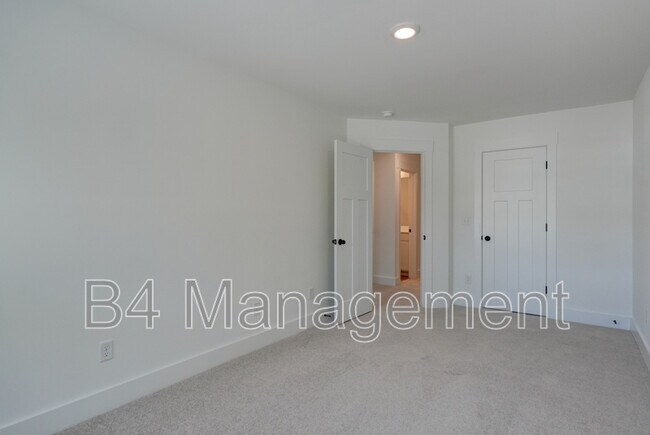 Building Photo - 416 W Parima Ct