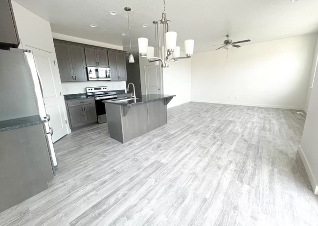 Building Photo - 4084 W Harmony Dr