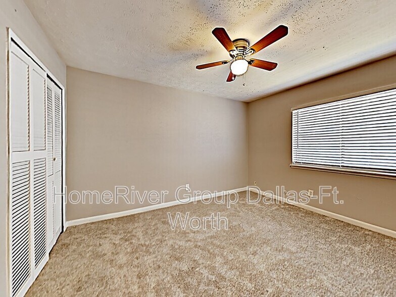 Building Photo - 5117 Bartlett Dr