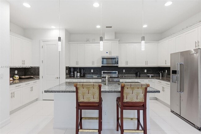 Building Photo - 9220 Meridian Dr N