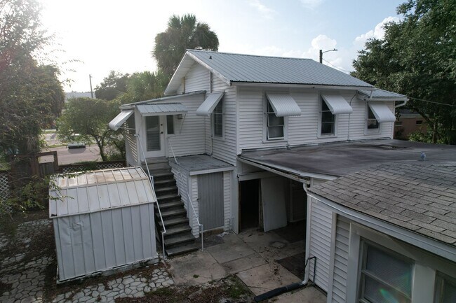 Building Photo - 1 Bed - 1 Bath - Great Location