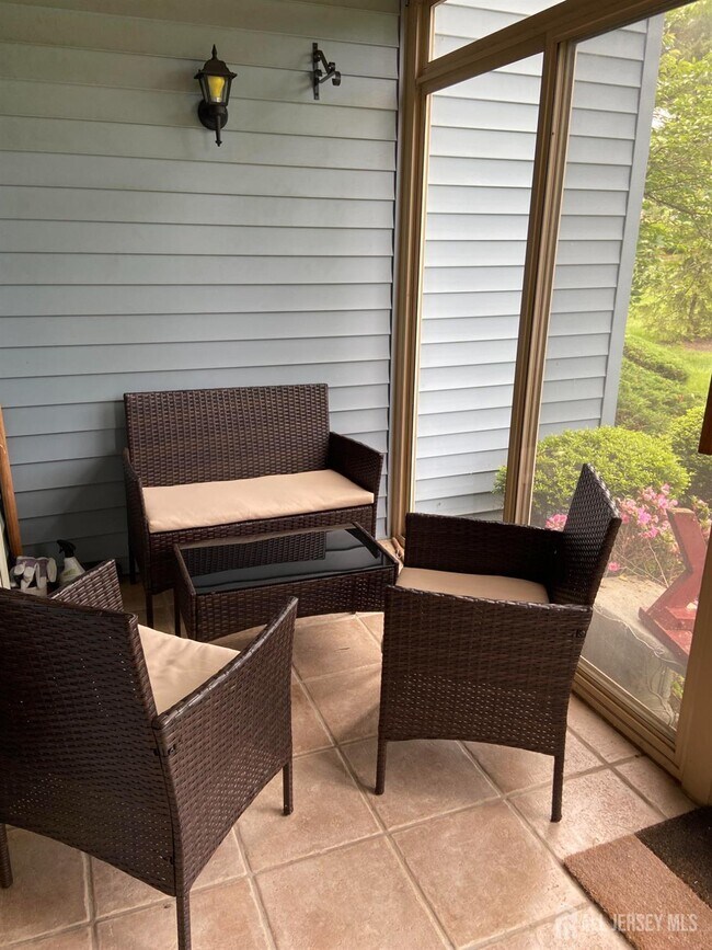 Primary Photo - 8 Benjamin Franklin Dr