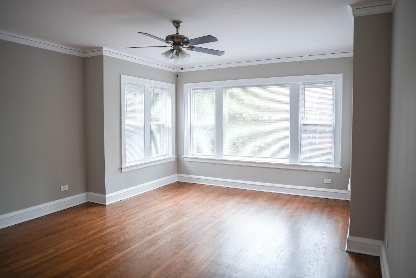 Building Photo - 5349 W Byron St