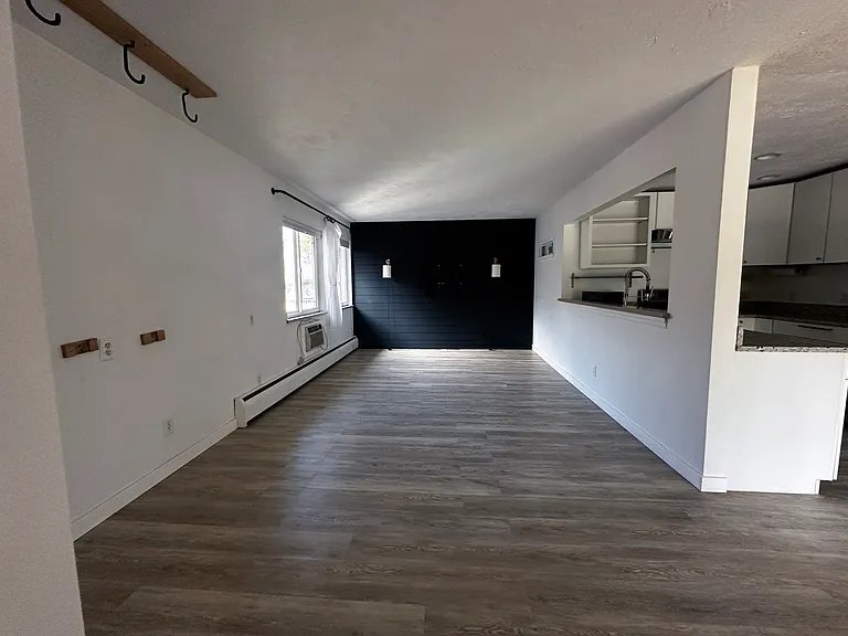 Building Photo - 1895 Alpine Ave.