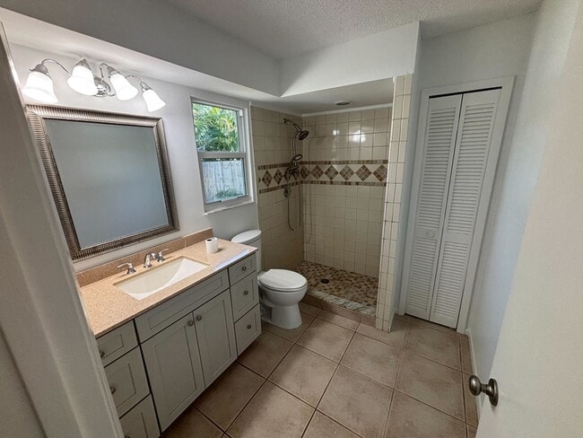 Building Photo - 6194 Seaport St