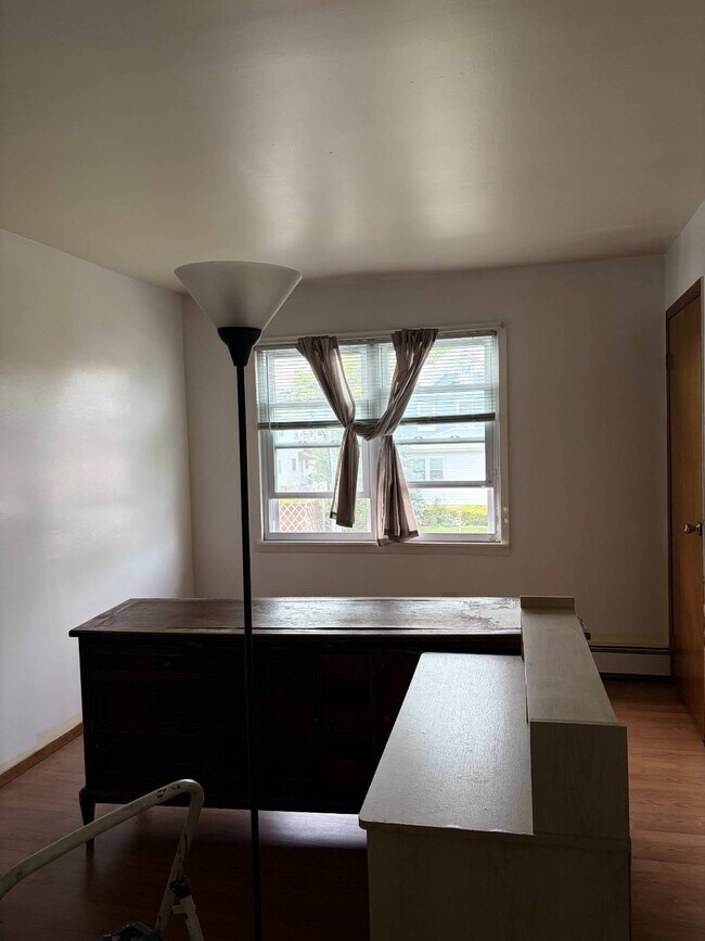Building Photo - 52 B Evergreen St