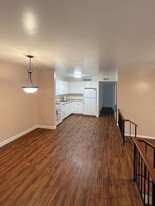 Building Photo - two bedroom two bath condo in Robinson Tow...