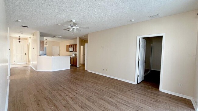 Building Photo - 534 Sunset View Dr