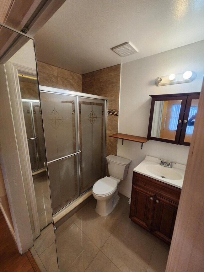 Building Photo - 5231 Pine Abbey Dr S