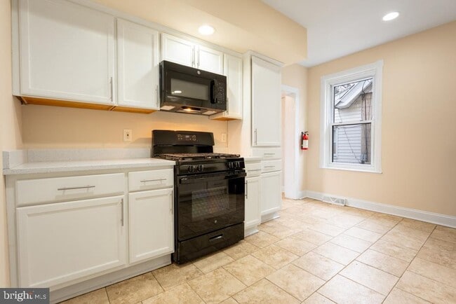 Building Photo - 2013 Edgmont Ave