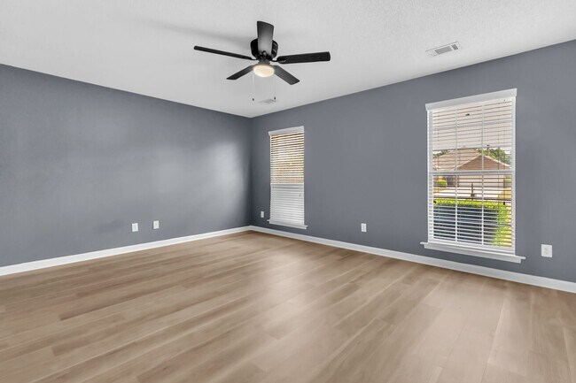 Building Photo - ** 3 Bed 2 Bath located in Cotton Lakes ** Call 334-366-9198 to schedule a self tour