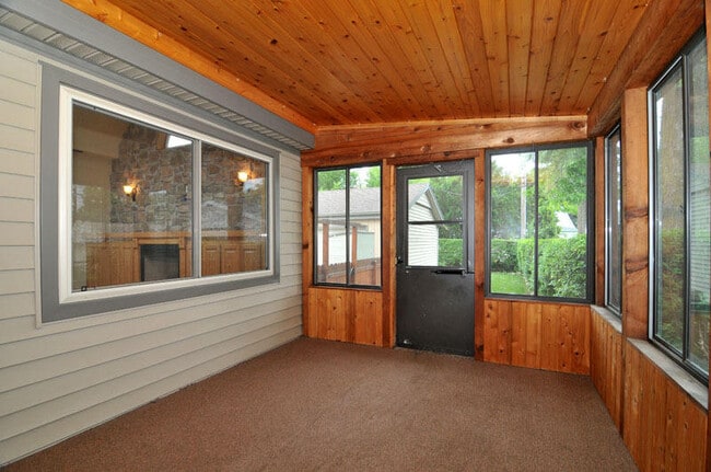 Building Photo - 4620 N 127th St
