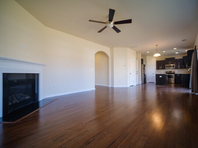 Building Photo - 1089 Wallace Lake Rd