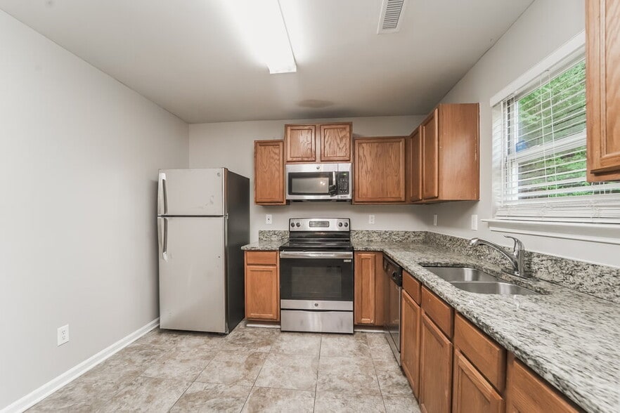 Building Photo - 1722 Ledson Ct