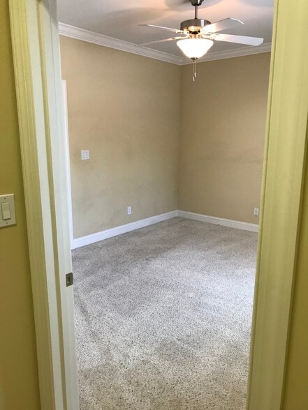 looking into 3rd bedroom - 1931 Dante Ln