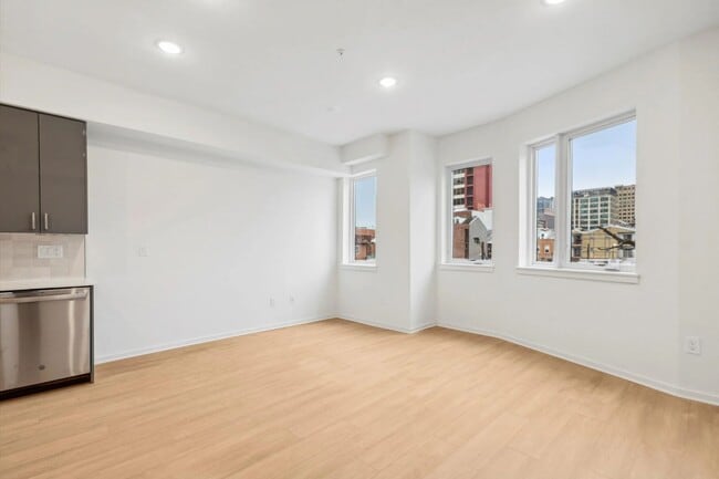 Building Photo - 245 N 12th St