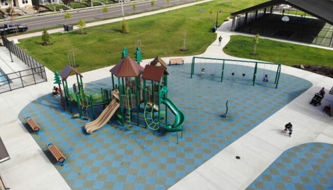 Building Photo - $3,950-Two-Story 4 Bedrooms, 2.5 Bathrooms Contemporary Home Awaits Your Tenancy!