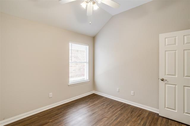 Building Photo - 2692 Lake Ridge Dr