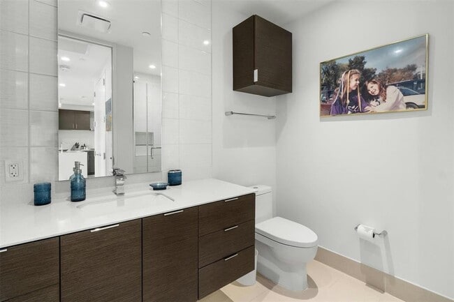 Building Photo - 301 West Ave