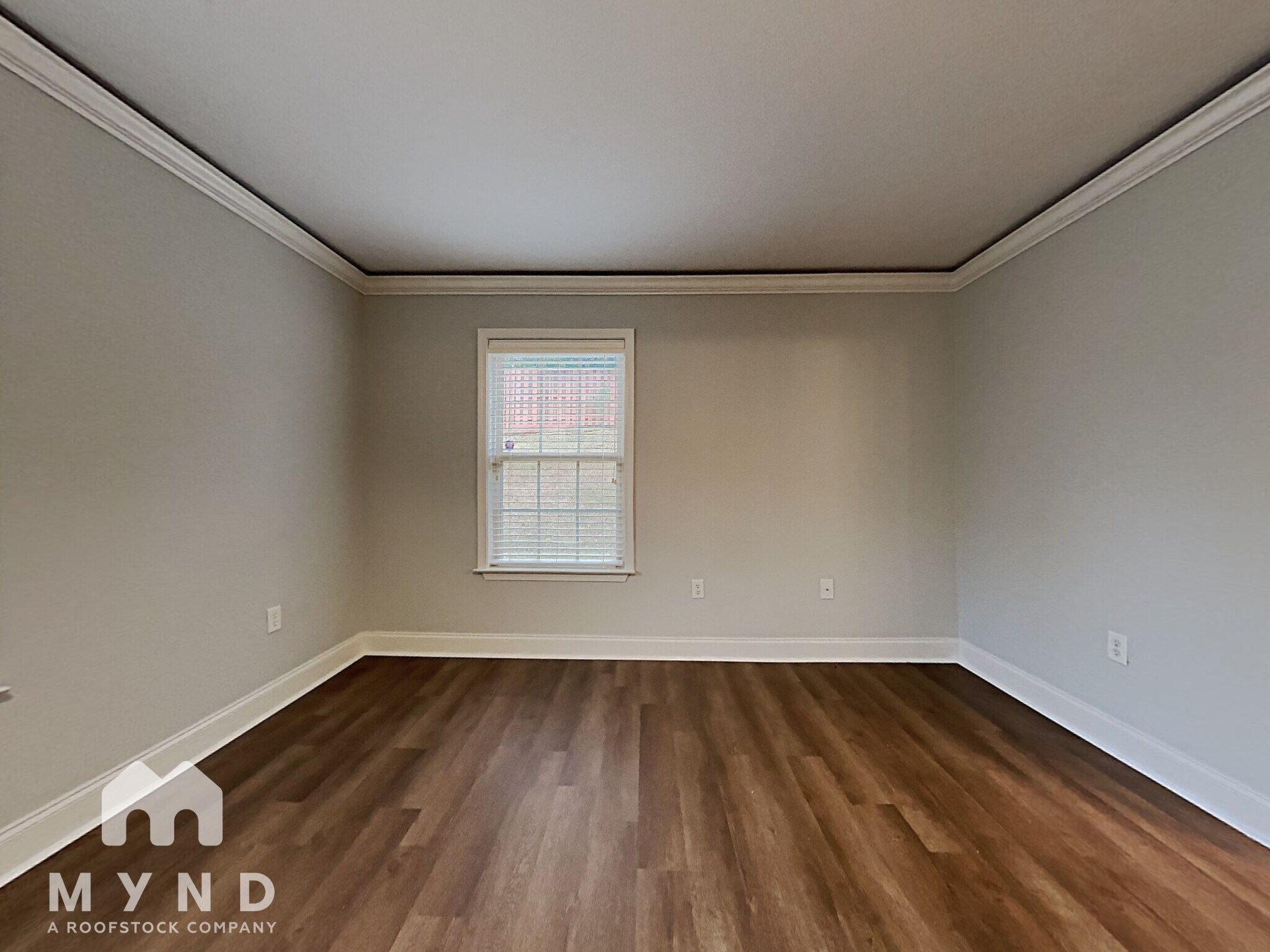 Building Photo - 2086 Edgewood Dr