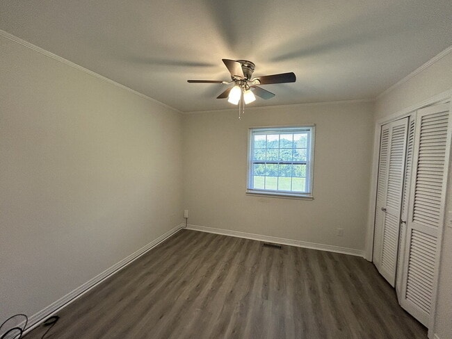 Building Photo - 3-Bedroom 2-Bathroom Home with 2 car garage  in Prime Cookeville Location!