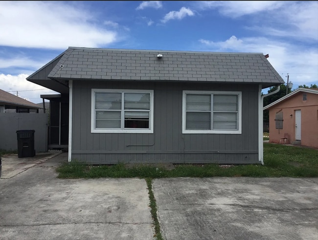 Building Photo - 347 NW 6th Ave