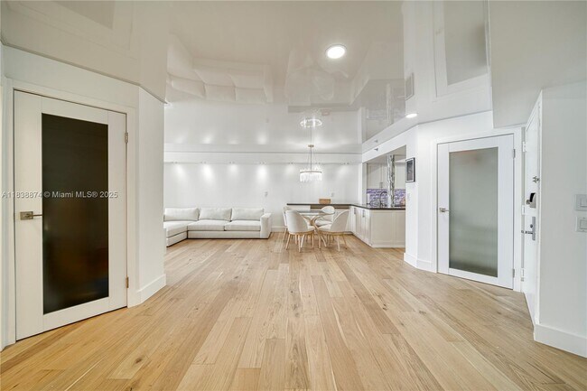 Building Photo - 6767 Collins Ave