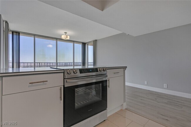 Building Photo - 3111 Bel Air Dr